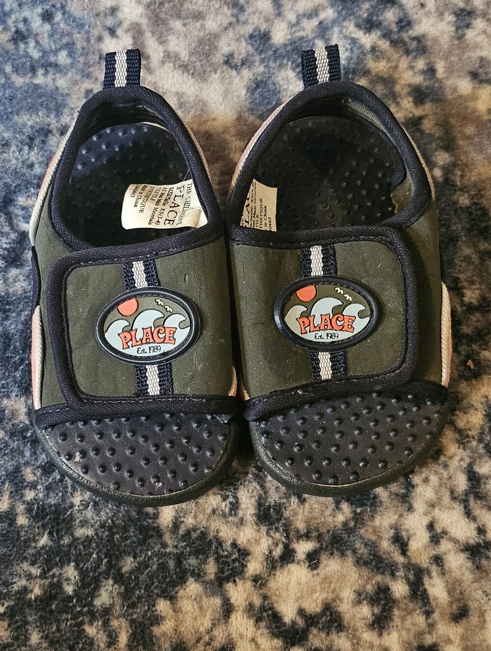 The Children's Place Olive Green Water Shoes / Sandals - Size XS (3-4)